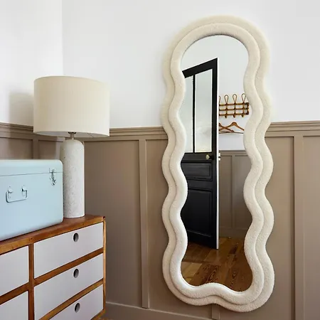 Le Jardin Secret - 2 & Parking Offert Lägenhet